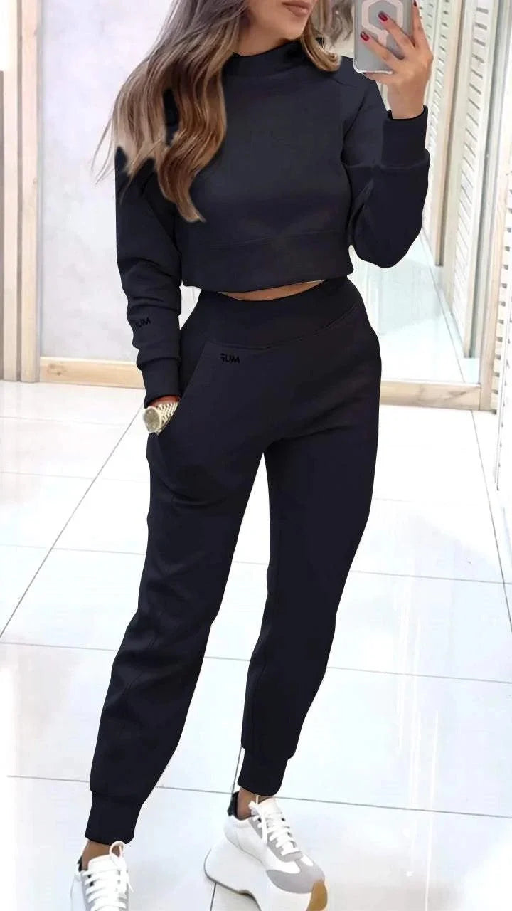 Stylish collared jacket and slim-fit trousers in a variety of colors, perfect for athleisure wear