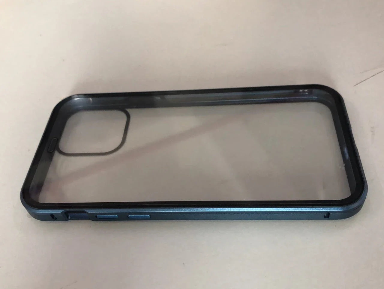 Discreet anti-spy phone case in sleek design to protect your digital privacy