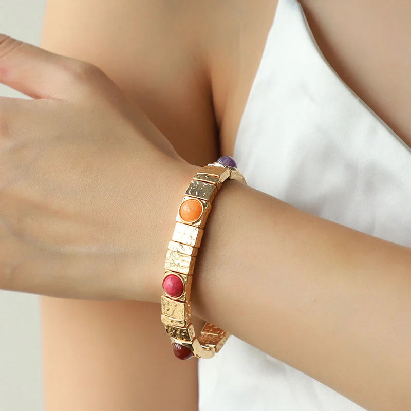 Stylish retro bracelet with an elegant quadrilateral design, crafted from premium zinc alloy for long-lasting wear