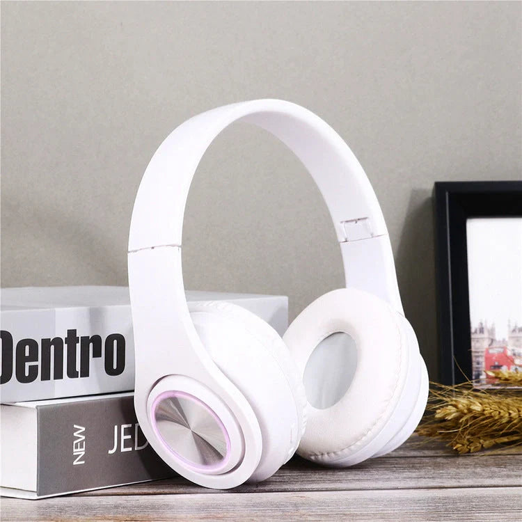 Portable wireless headphones with strong bass and noise cancelling in various colours