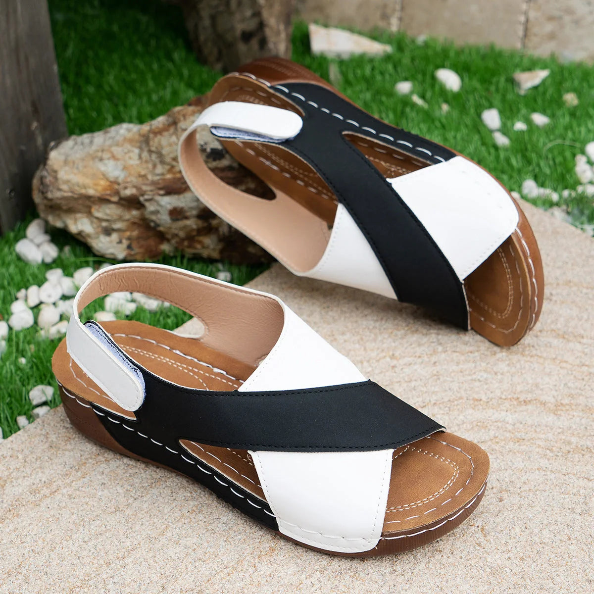 Stylish wedge sandals with a colourful cross-strap design for women's summer fashion