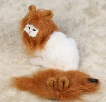 Adorable pet lion mane hat for dogs and cats, featuring a realistic design with a flowing mane and playful ears.