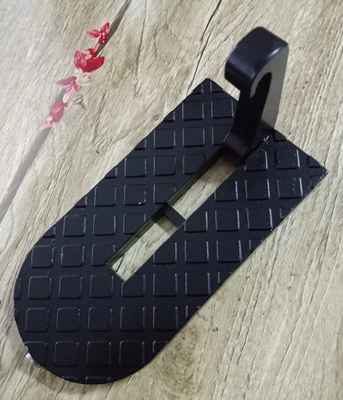 Durable aluminum alloy car assist pedal with versatile design for roof access and door hook assistance