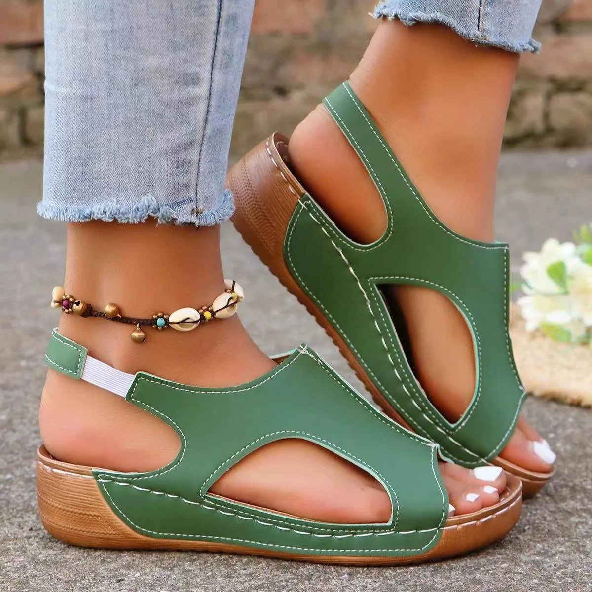 Stylish women's summer wedge sandals with elastic band in various colours