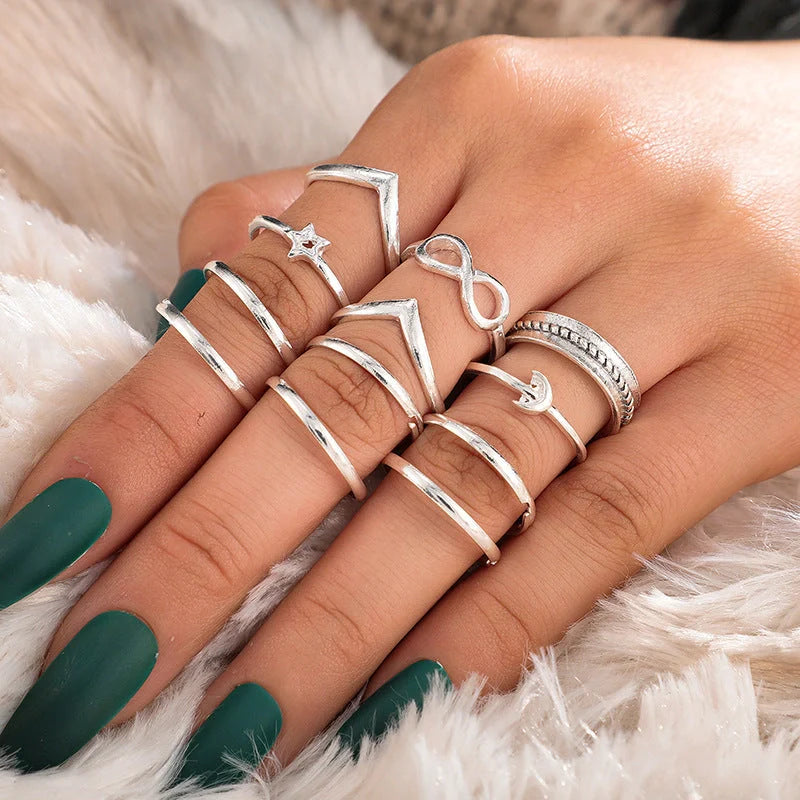 Elegant vintage lotus snake-shaped ring with 8 sparkling diamonds, crafted from high-quality alloy with a lustrous electroplated finish.