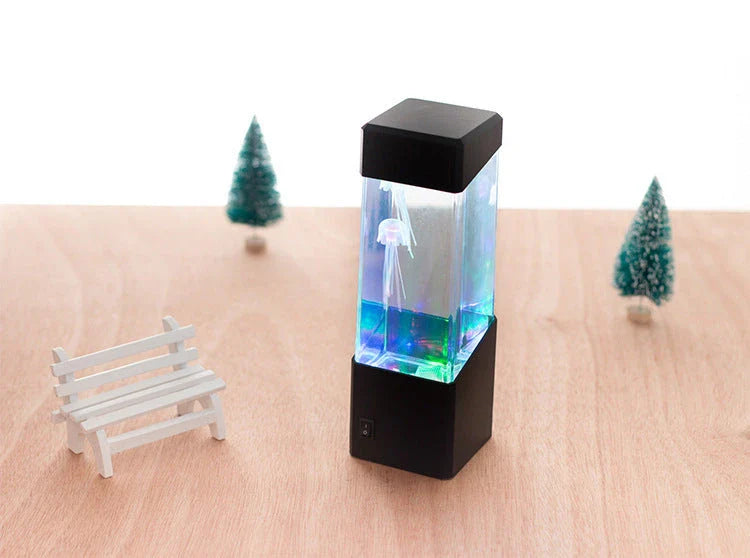 Enchanting jellyfish lamp with lifelike jellyfish and colour-changing effects, creating a serene and relaxing ambiance.