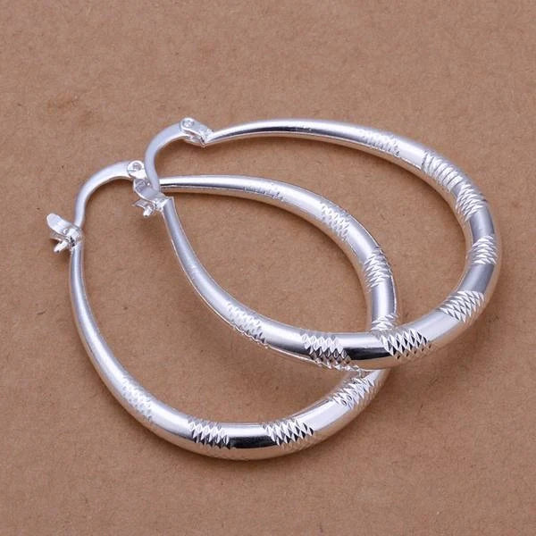 Stylish silver hoop earrings with a unique blend of European and American design, crafted from premium copper and 925 sterling silver plating
