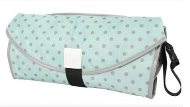 Versatile baby changing mat in various colourful patterns, made of durable 420 Oxford fabric and waterproof material.