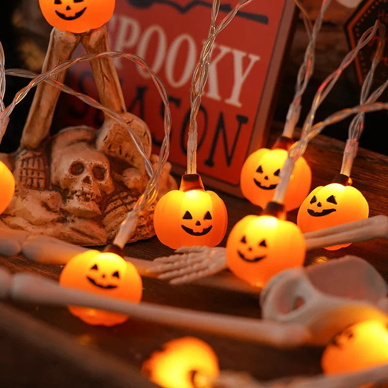 GiftHome Cozy Halloween Lighting Chain with Pumpkins, Ghosts & Bats