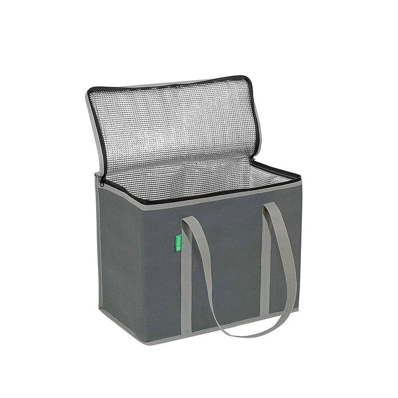 Insulated lunch bag made of non-woven fabric and aluminum foil, designed for outdoor adventures, picnics, and work