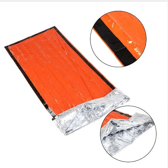 Premium first-aid thermal sleeping mat made of reflective PE film for superior insulation and warmth in emergencies