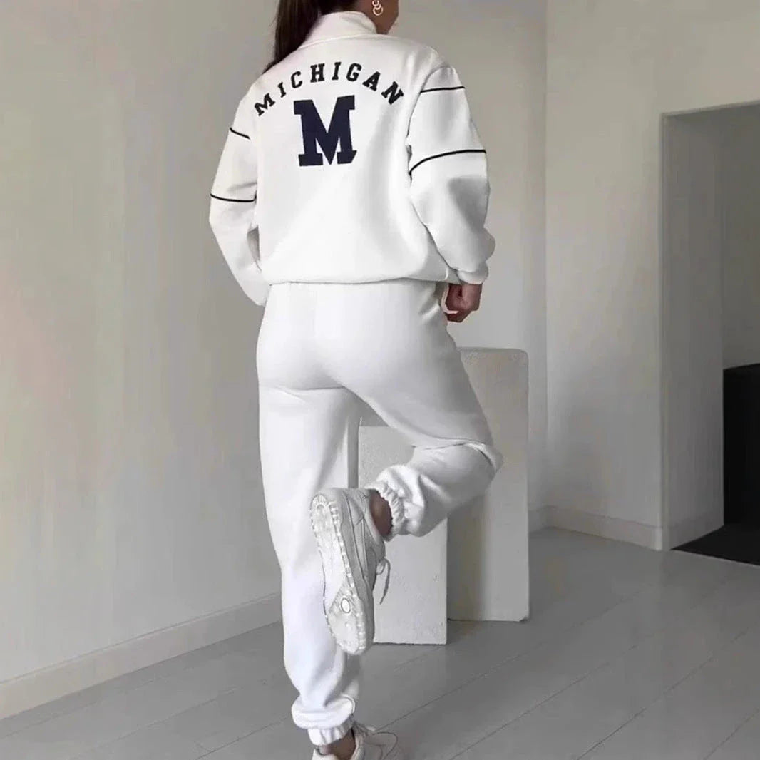 Women's 2-Piece Lounge Set with Hoodless Pullover Sweatshirt and Baggy Fashion Sweatpants in Assorted Colours