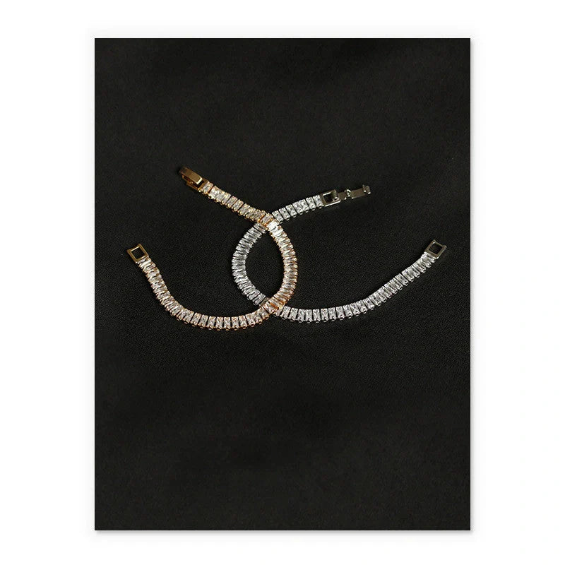 Elegant zircon bracelet with geometric design and gold-plated inlays
