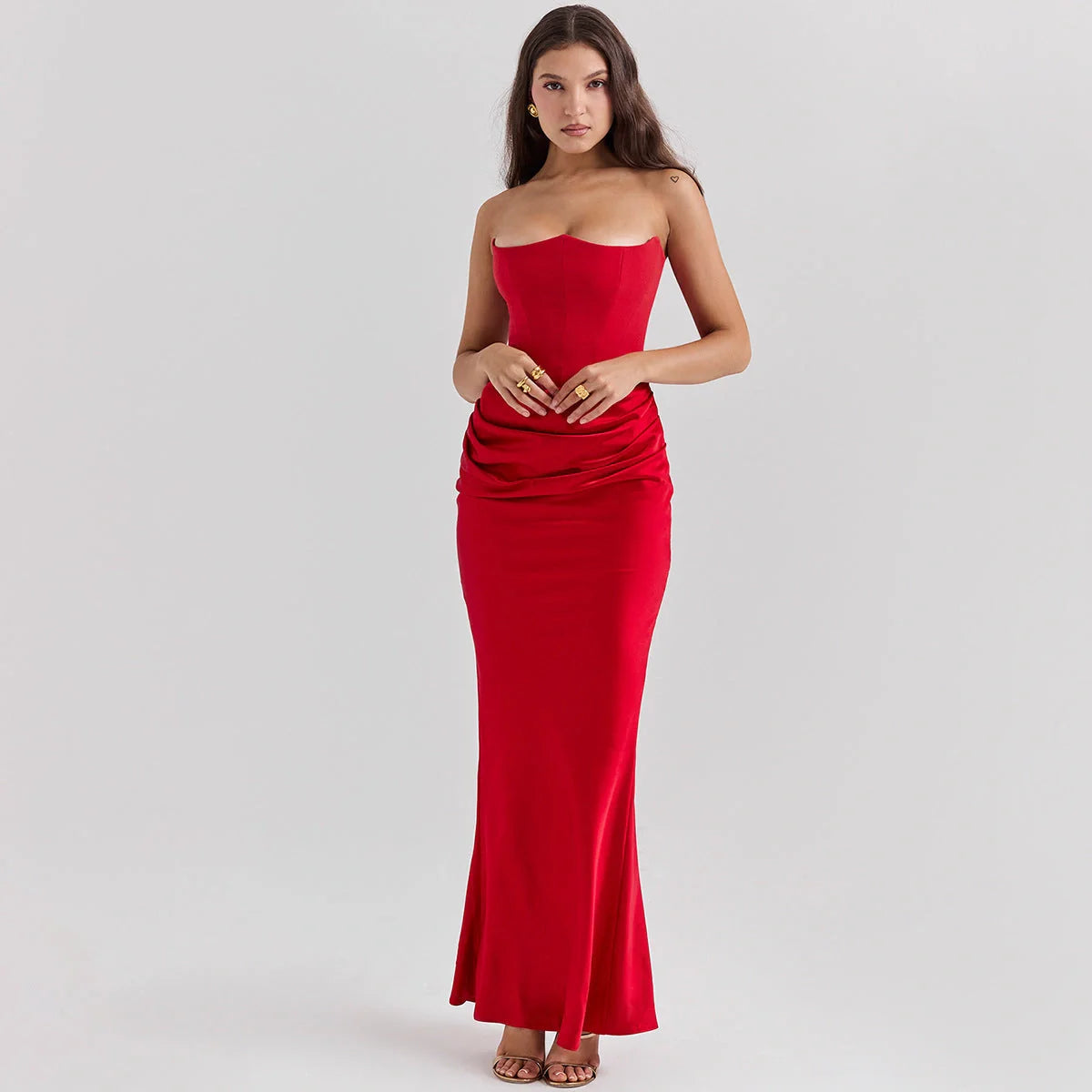 Elegant backless tube top dress in a variety of colours, featuring a sleek and sophisticated design for special occasions