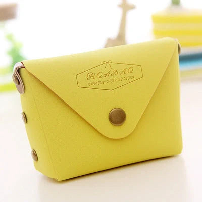 Vibrant macaron-shaped key case in candy colours for keys organisation