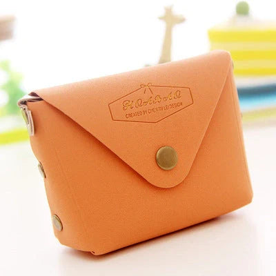Vibrant macaron-shaped key case in candy colours for keys organisation