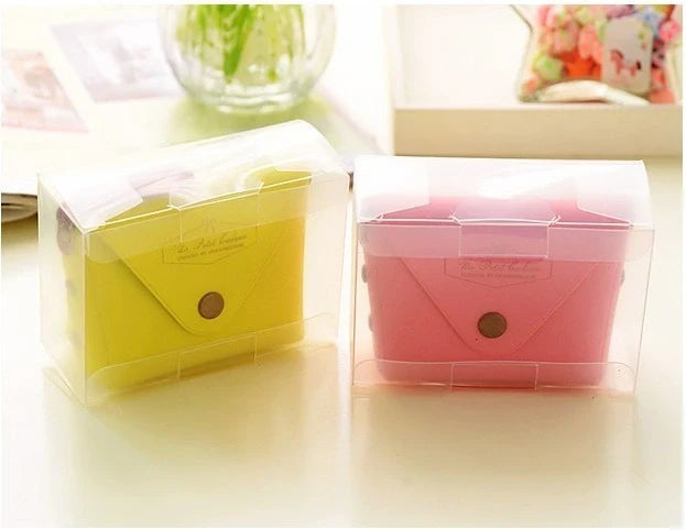 Vibrant macaron-shaped key case in candy colours for keys organisation