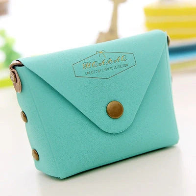 Vibrant macaron-shaped key case in candy colours for keys organisation