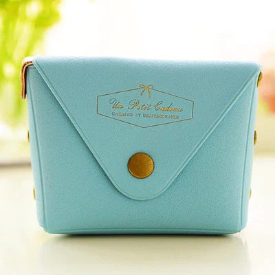 Vibrant macaron-shaped key case in candy colours for keys organisation
