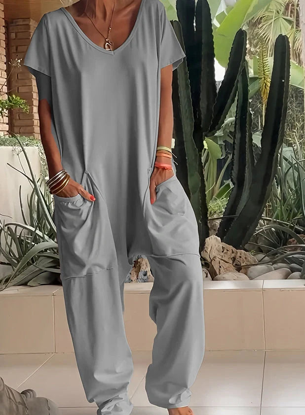 V-neck oversized pocket jumpsuit in solid colours for street fashion
