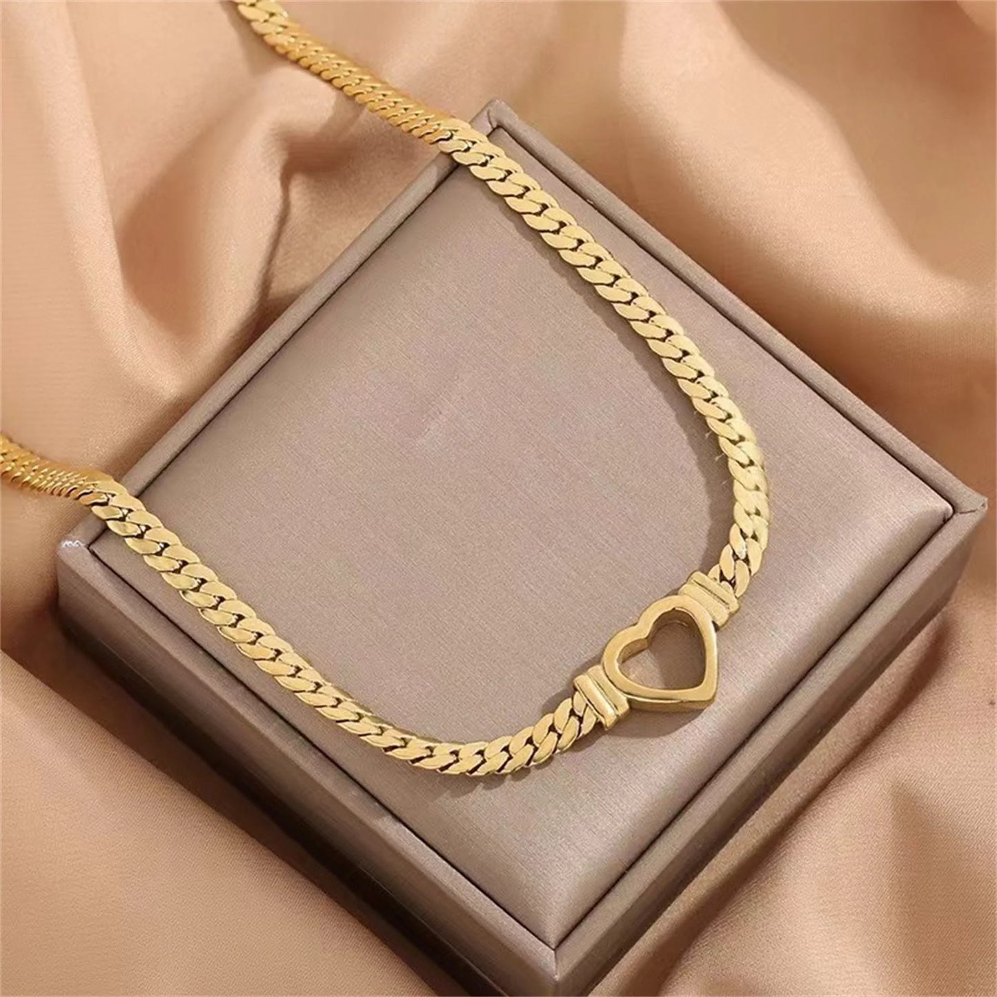 Personalised love chain necklace and bracelet set in titanium steel with heart-shaped design