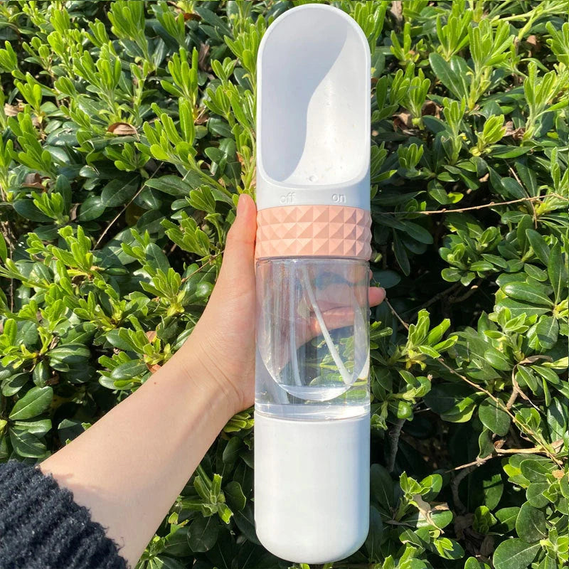 Portable dog water cup with one-click lock for outdoor travel