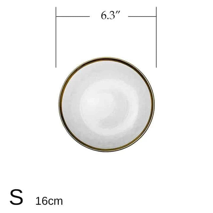Elegant gold inlay glass plates with a sleek, modern design for a luxurious dining experience
