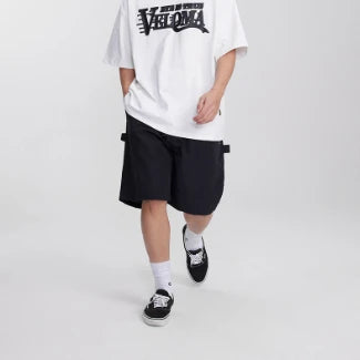 Japanese-inspired retro cargo shorts in khaki and black colours, featuring a loose, straight-leg fit and generous pockets for versatile style and comfort.