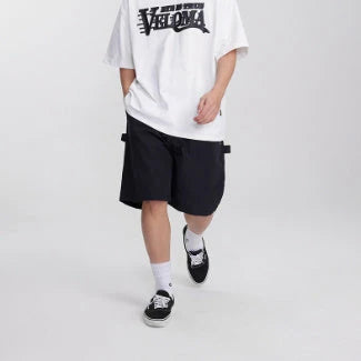 Japanese-inspired retro cargo shorts in khaki and black colours, featuring a loose, straight-leg fit and generous pockets for versatile style and comfort.
