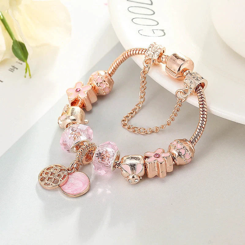 Elegant rose gold geometric bracelet with a stylish and modern design, perfect for daily wear or special occasions.