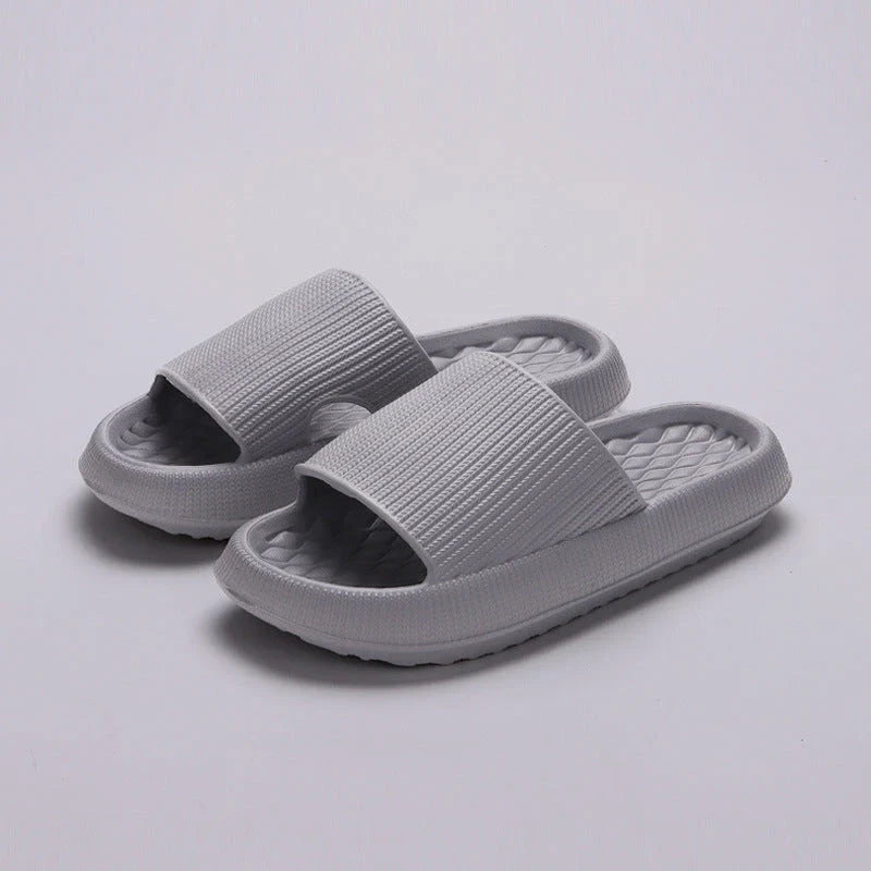 Comfortable anti-slip rhombus-patterned slippers in various vibrant colors for summer lounging