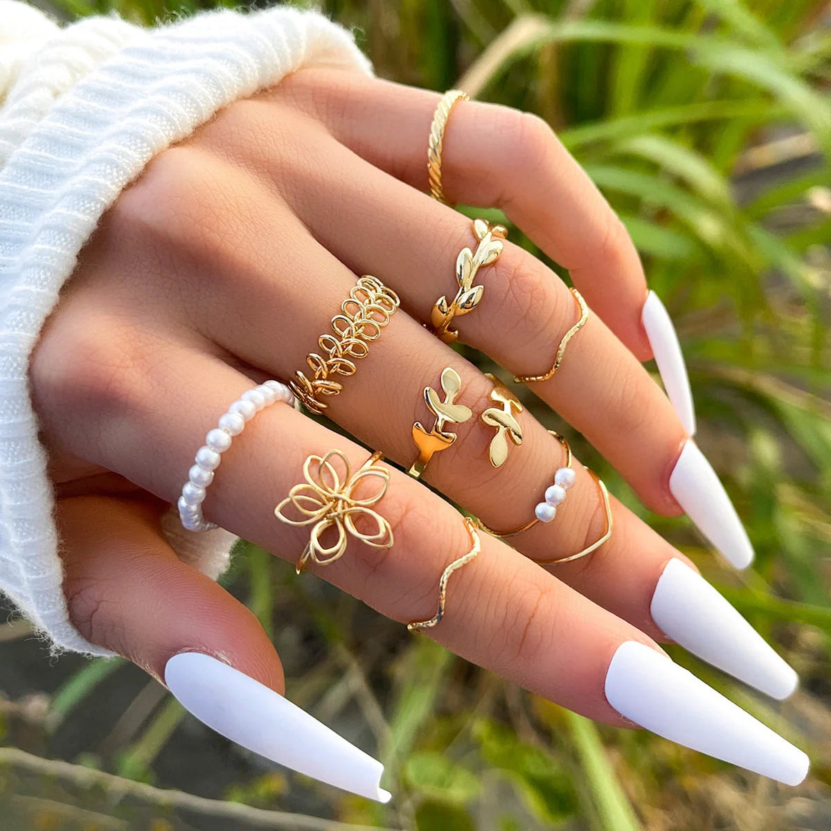 Openwork Flower Set Ring in glossy finish with unique J0656 colour