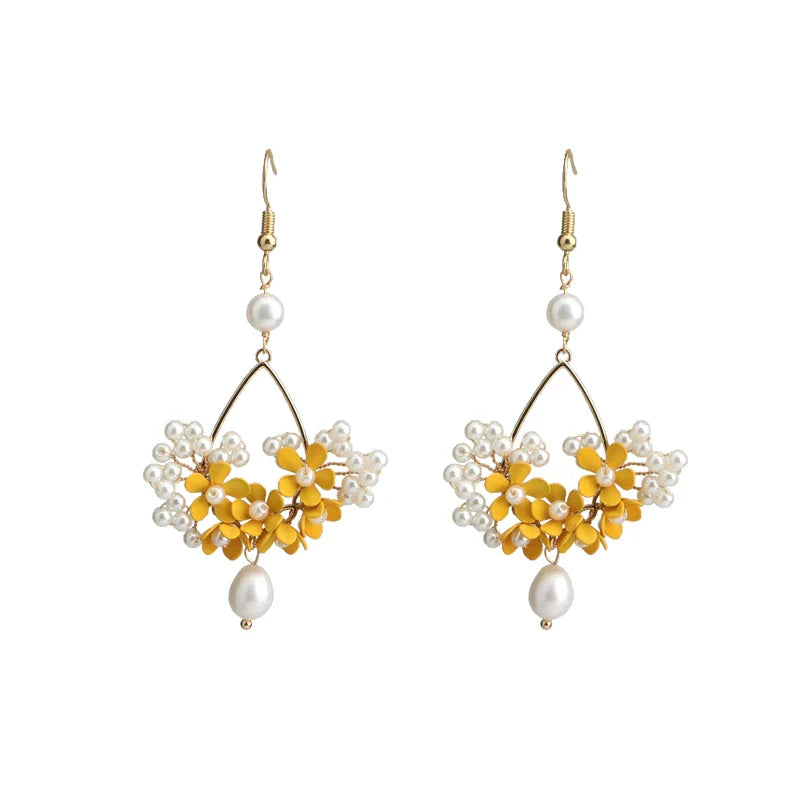 Retro Advanced Atmospheric Flower Earrings in White, Black, and Gold Colours