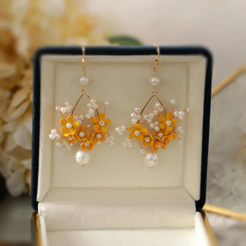 Retro Advanced Atmospheric Flower Earrings in White, Black, and Gold Colours