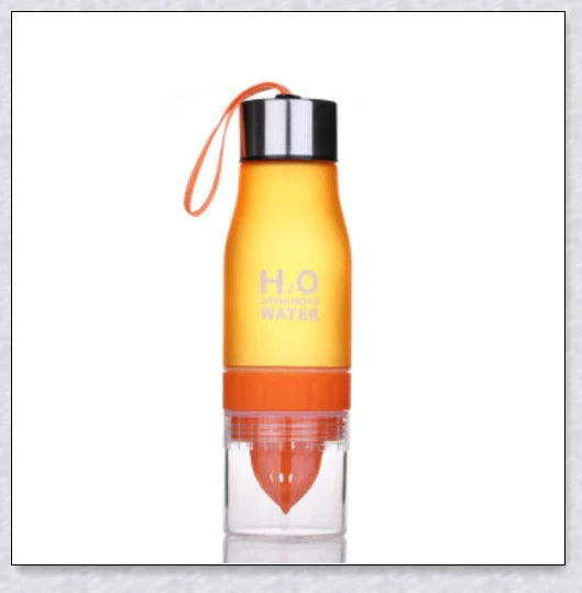 H2O Fruit Infusion Water Bottle with Vibrant Fruit Slices Floating Inside