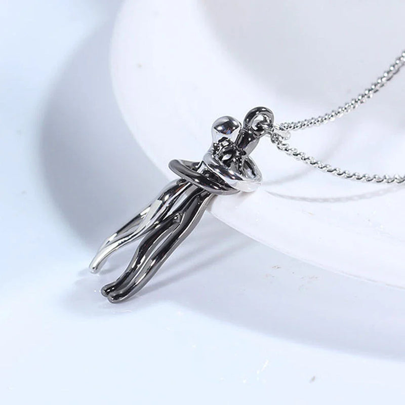 Stylish Hugging Couple Necklace - Perfect Valentine's Day Gift