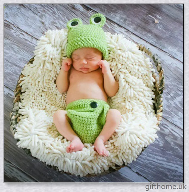 Adorable frog-themed crochet baby beanie and bloomer set for newborn photography