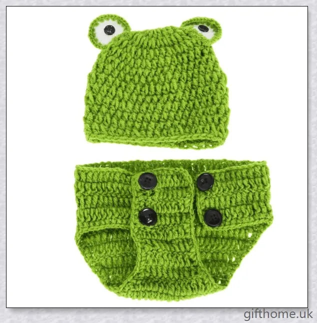 Adorable frog-themed crochet baby beanie and bloomer set for newborn photography