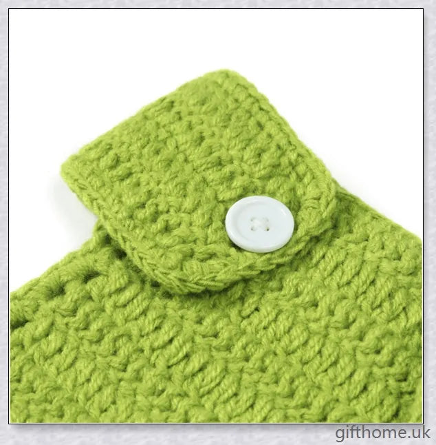 Adorable frog-themed crochet baby beanie and bloomer set for newborn photography
