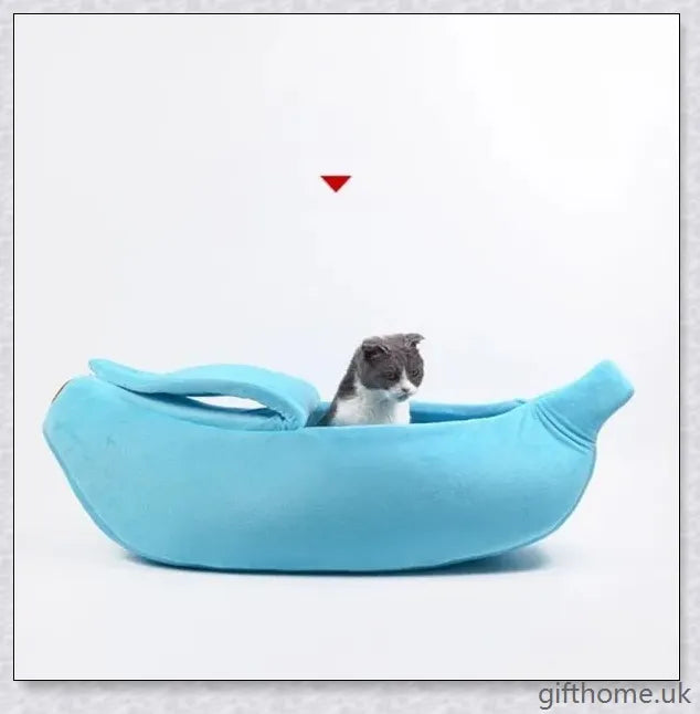 Comfortable Banana Pet Nest - Cosy Boat-Shaped Pet Sleeping Bag with Arctic Velvet and Plush Materials