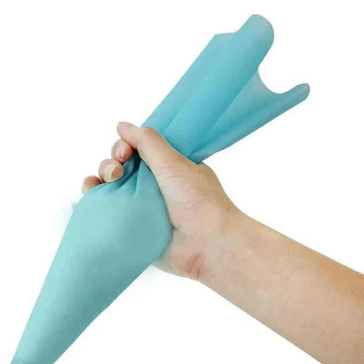 Convenient, durable and eco-friendly silicone pastry bag for professional-level baking results