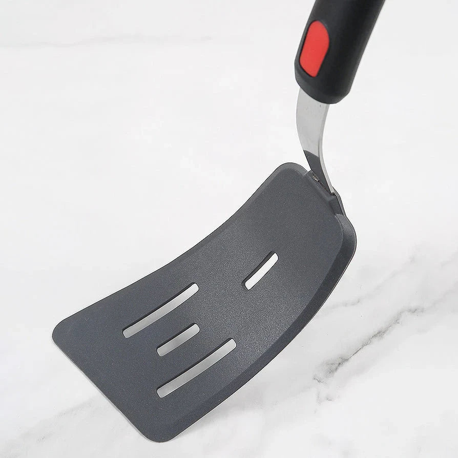 High-temperature resistant silicone spatula with stainless steel core for versatile cooking tasks