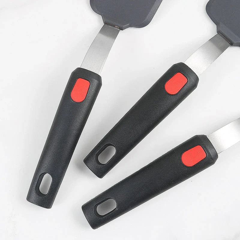 High-temperature resistant silicone spatula with stainless steel core for versatile cooking tasks