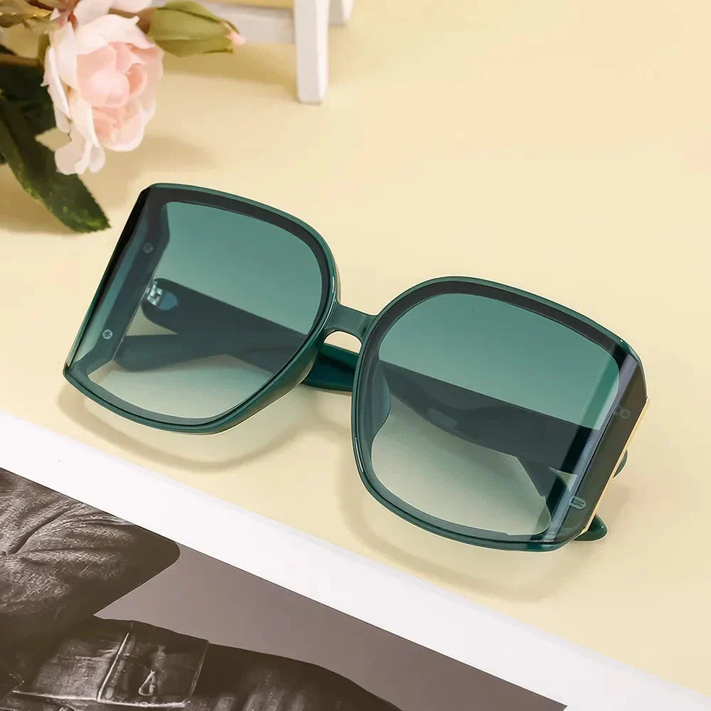 Oversized square sunglasses for women with gradient lenses and premium plastic frames