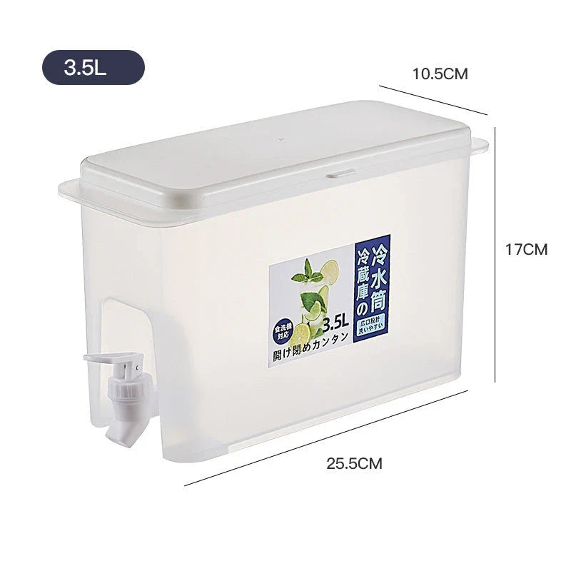 Transparent refrigerator pitcher with faucet and large 3.5L capacity for storing chilled beverages