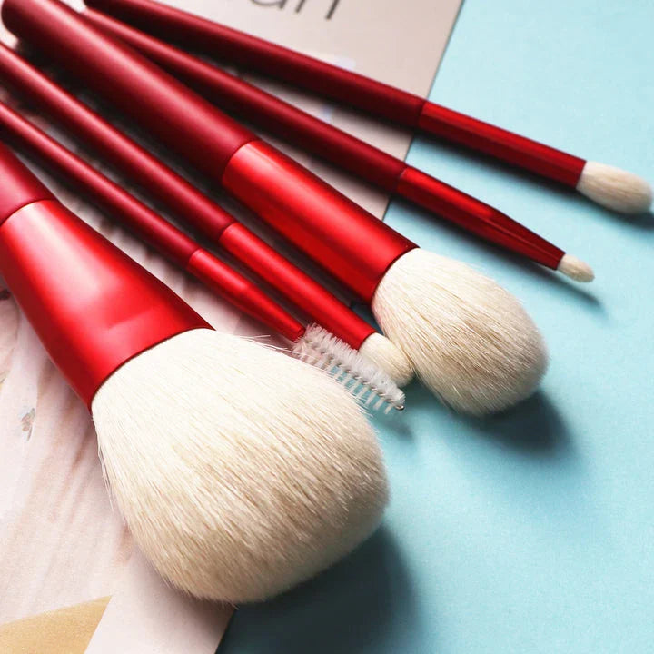 High quality 6-piece natural goat hair makeup brush set with stylish red wood handles and carrying pouch