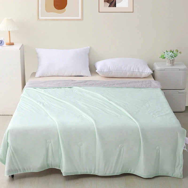 Machine washable ice silk thin quilt with cool feeling fabric in various colors and sizes