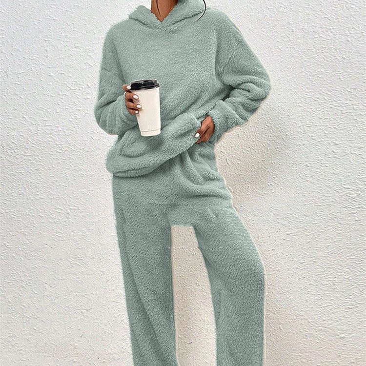 Fleece-lined hooded casual trousers in various colours, featuring dimensional patch pockets and a stylish, comfortable design.