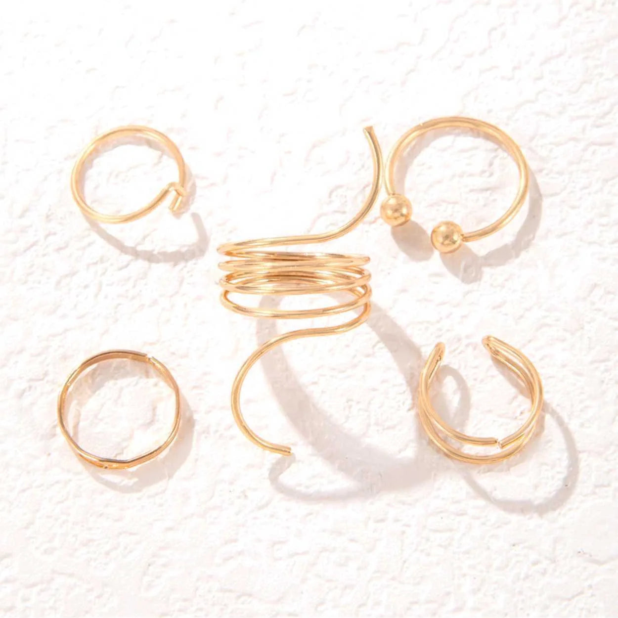 Stylish retro wave open ring in gold, perfect for elevating any outfit