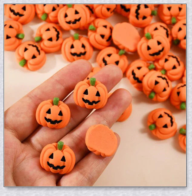 Minkin Flat-Backed Mini Halloween Pumpkin Miniatures - Premium Resin Decorations for Crafting and Decorating